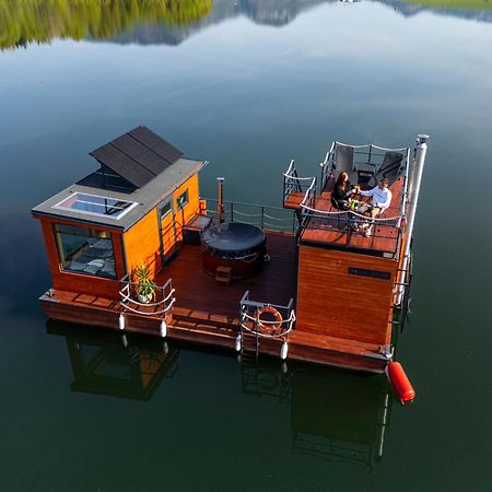 Hotel Aquachill Houseboat & Wellness Liptovský Trnovec Exteriér fotografie