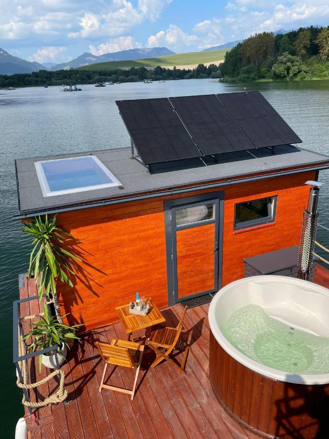 Hotel Aquachill Houseboat & Wellness Liptovský Trnovec Exteriér fotografie