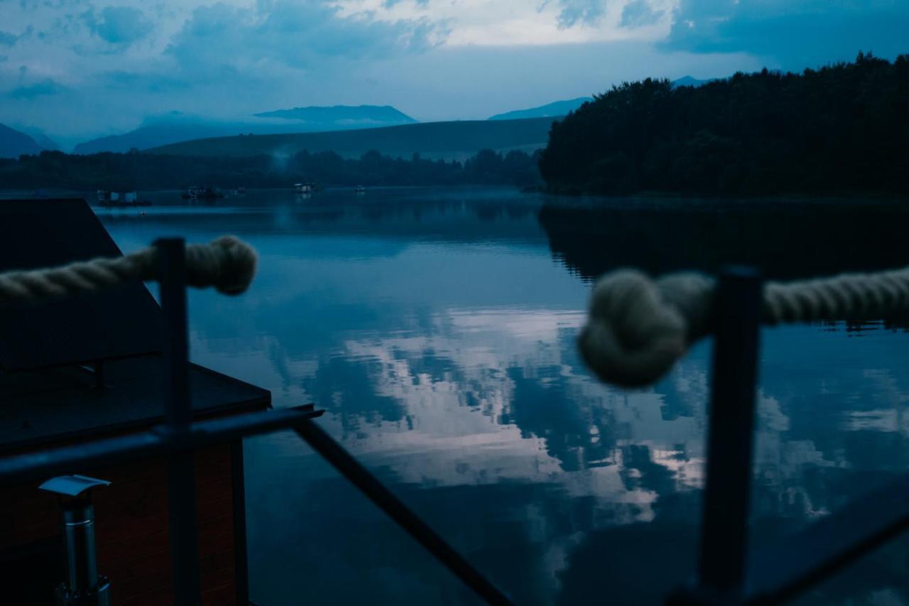 Hotel Aquachill Houseboat & Wellness Liptovský Trnovec Exteriér fotografie