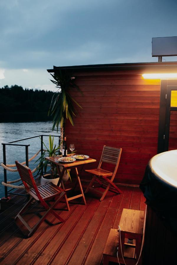 Hotel Aquachill Houseboat & Wellness Liptovský Trnovec Exteriér fotografie
