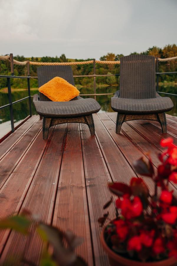 Hotel Aquachill Houseboat & Wellness Liptovský Trnovec Exteriér fotografie