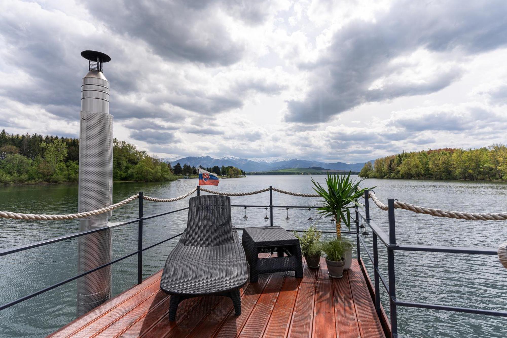 Hotel Aquachill Houseboat & Wellness Liptovský Trnovec Exteriér fotografie